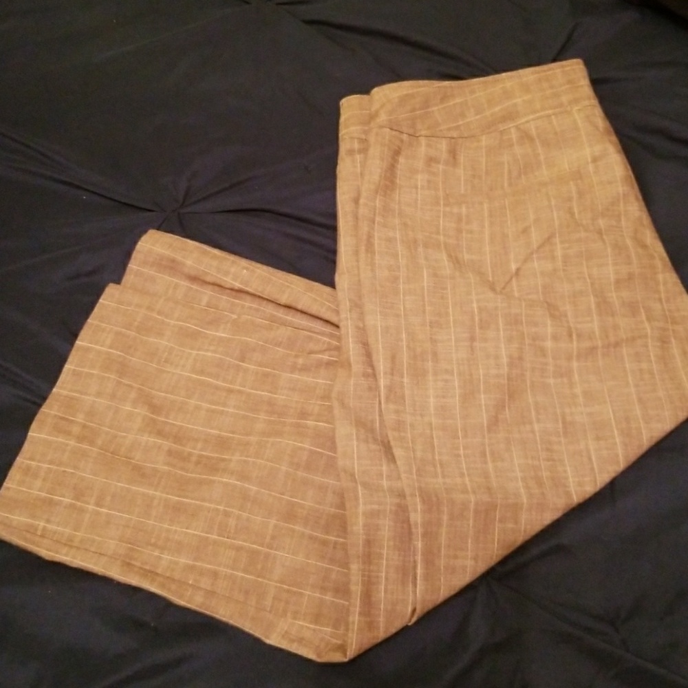 Sharagano Tan Linen Capris